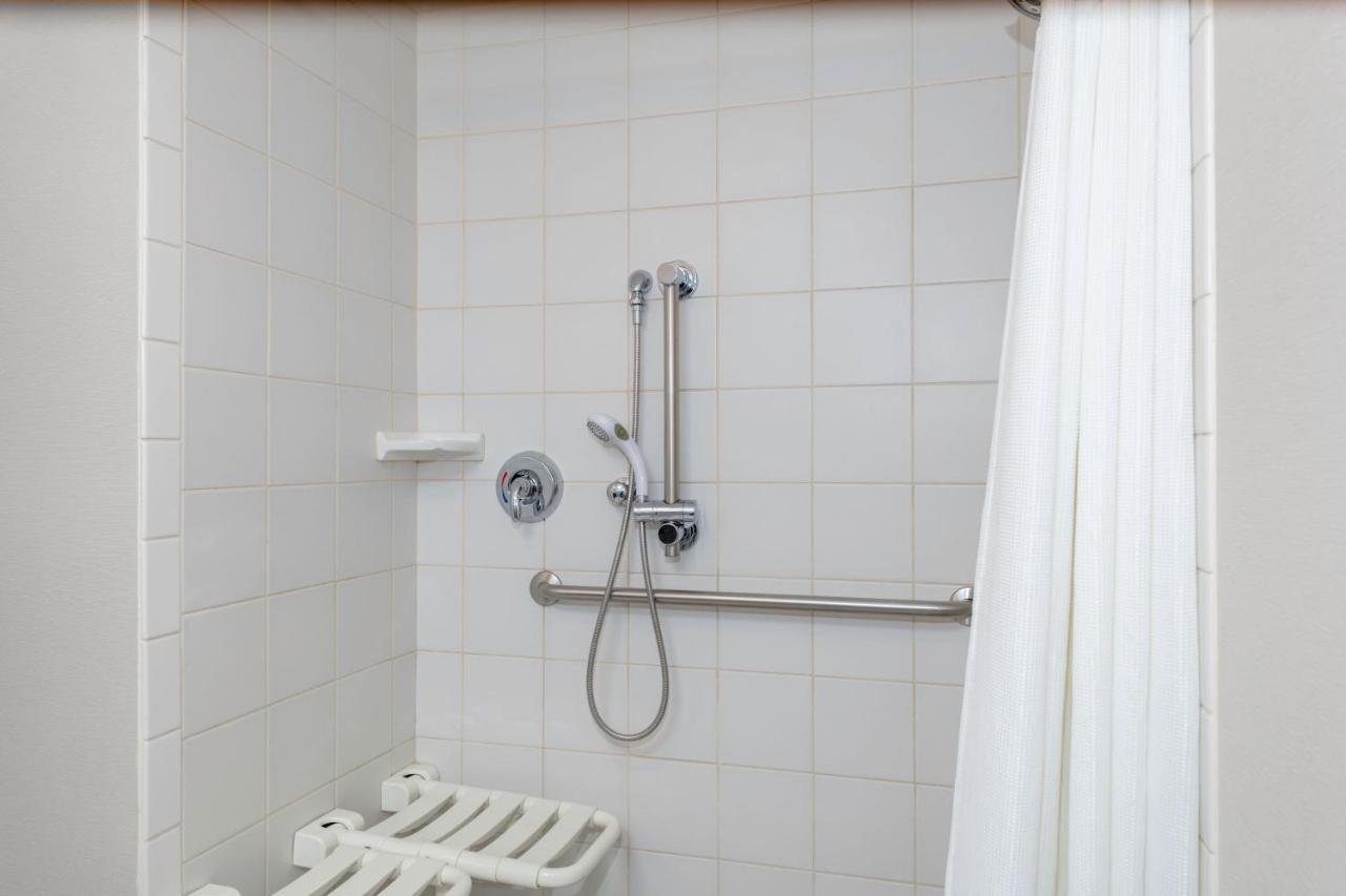 Fairfield Inn & Suites By Marriott Wichita Downtown Экстерьер фото