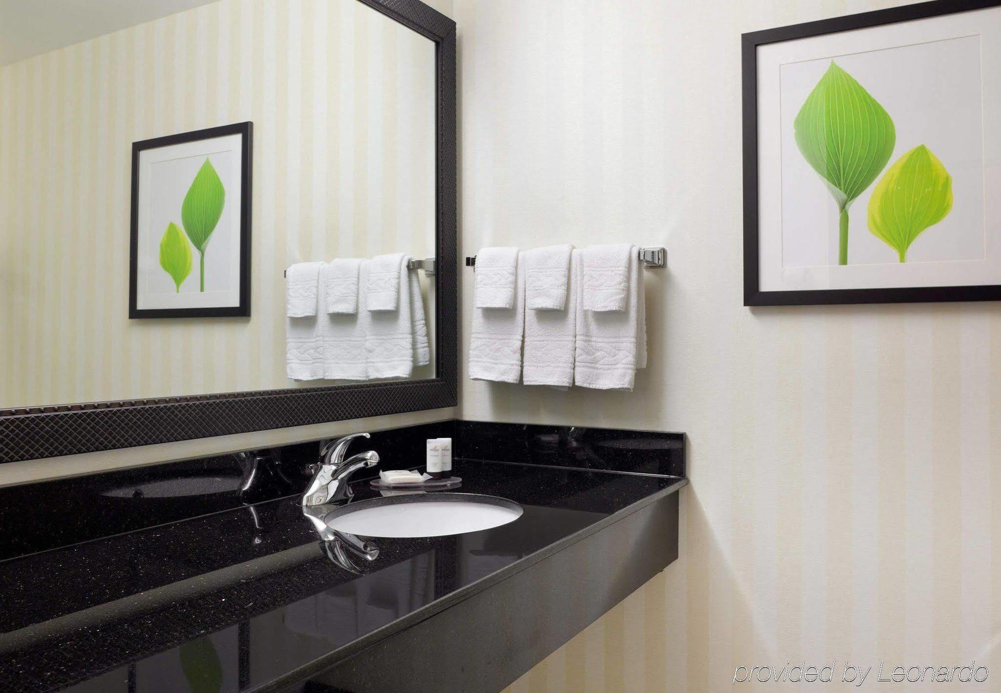 Fairfield Inn & Suites By Marriott Wichita Downtown Номер фото