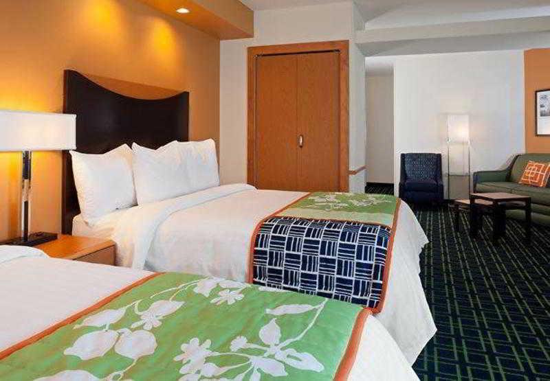 Fairfield Inn & Suites By Marriott Wichita Downtown Номер фото
