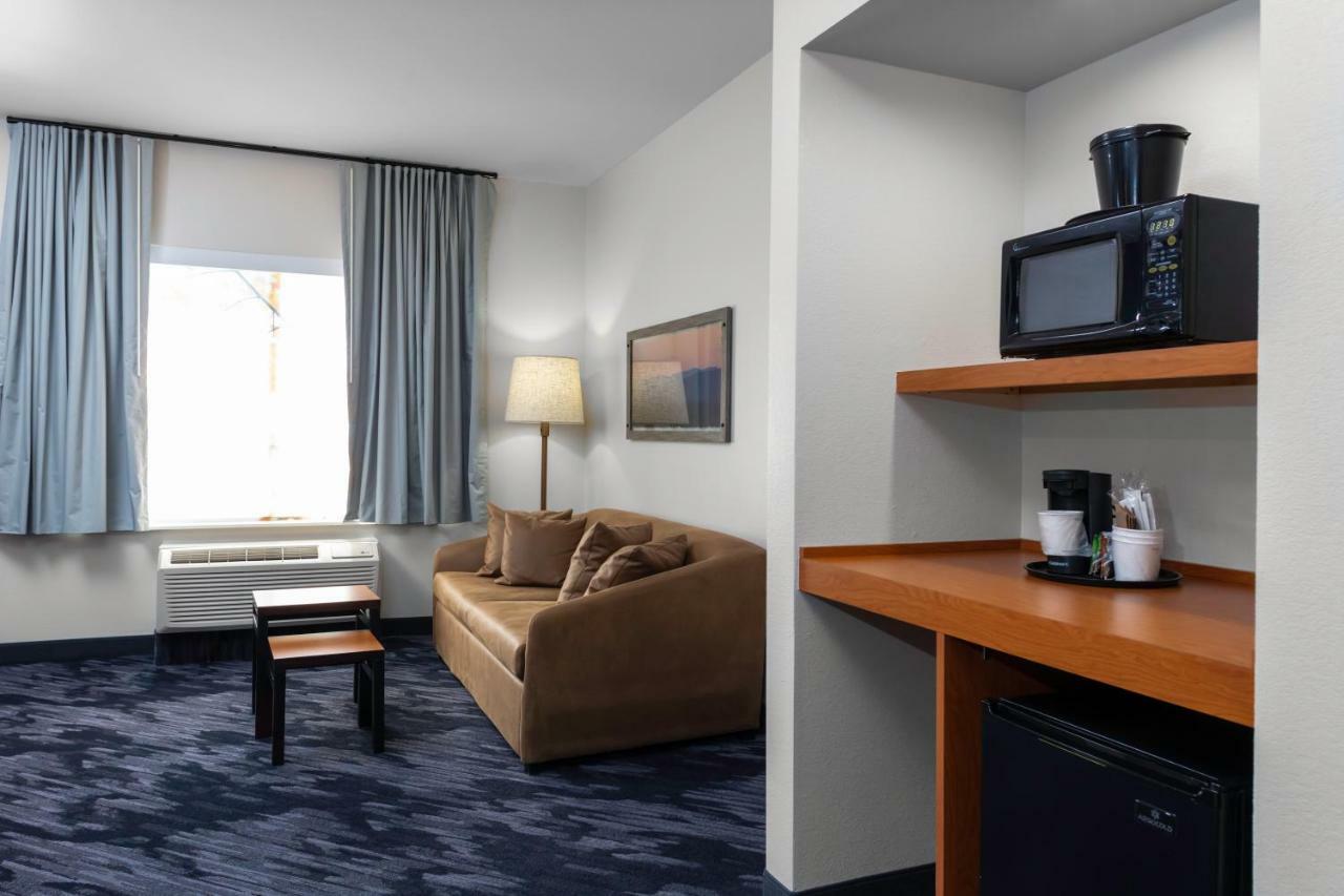 Fairfield Inn & Suites By Marriott Wichita Downtown Номер фото