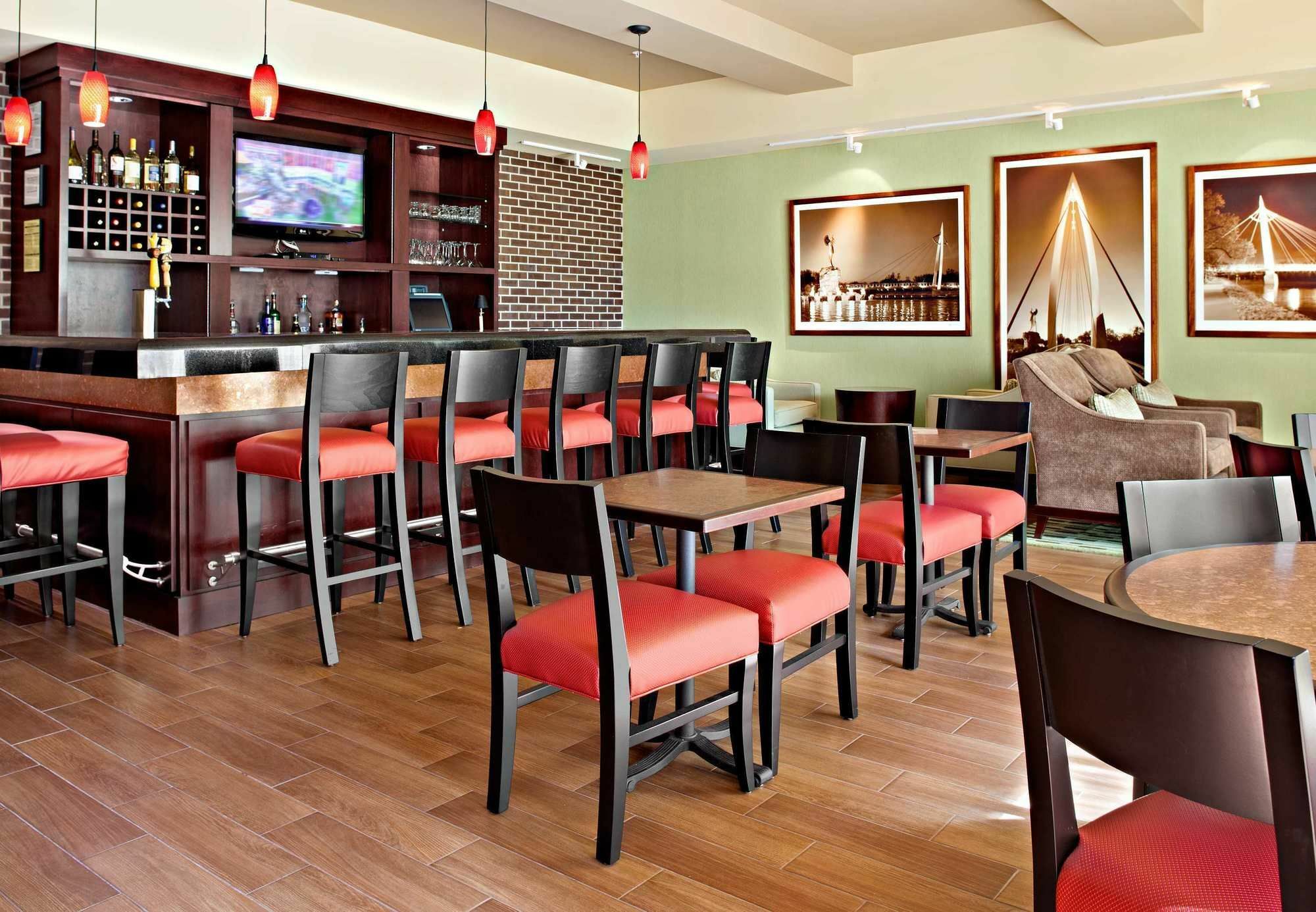 Fairfield Inn & Suites By Marriott Wichita Downtown Экстерьер фото